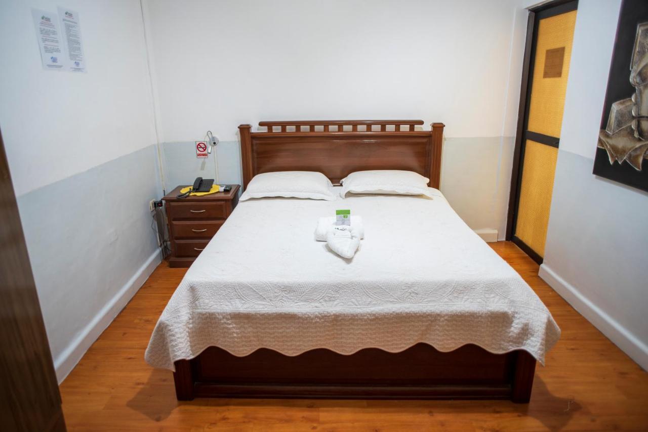 Buen Retiro Apart Hotel Santa Cruz de La Sierra Ngoại thất bức ảnh
